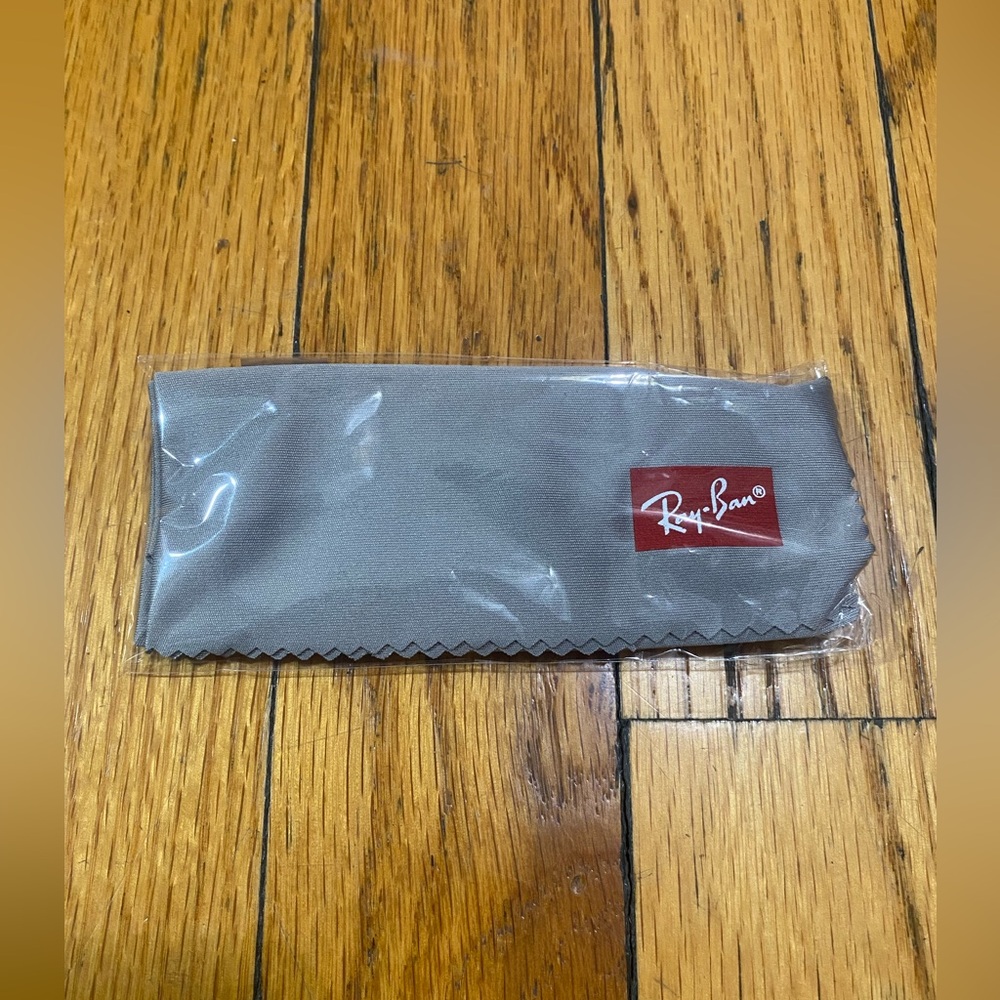 Ray•Ban sunglasses (Style No. RB 4122) - Picture 4 of 16